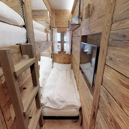 Au Reduit 208 * St Moritz